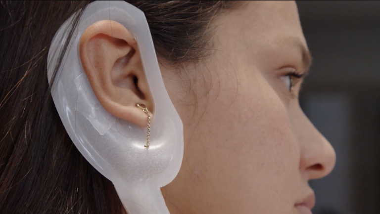 PneuMa: Designing Pneumatic Bodily Extensions for Supporting Movement in Everyday Life